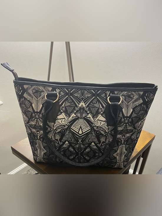 Handbags - AVIZA Black & White Geometric Tote Bag - Stylish Everyday Carry